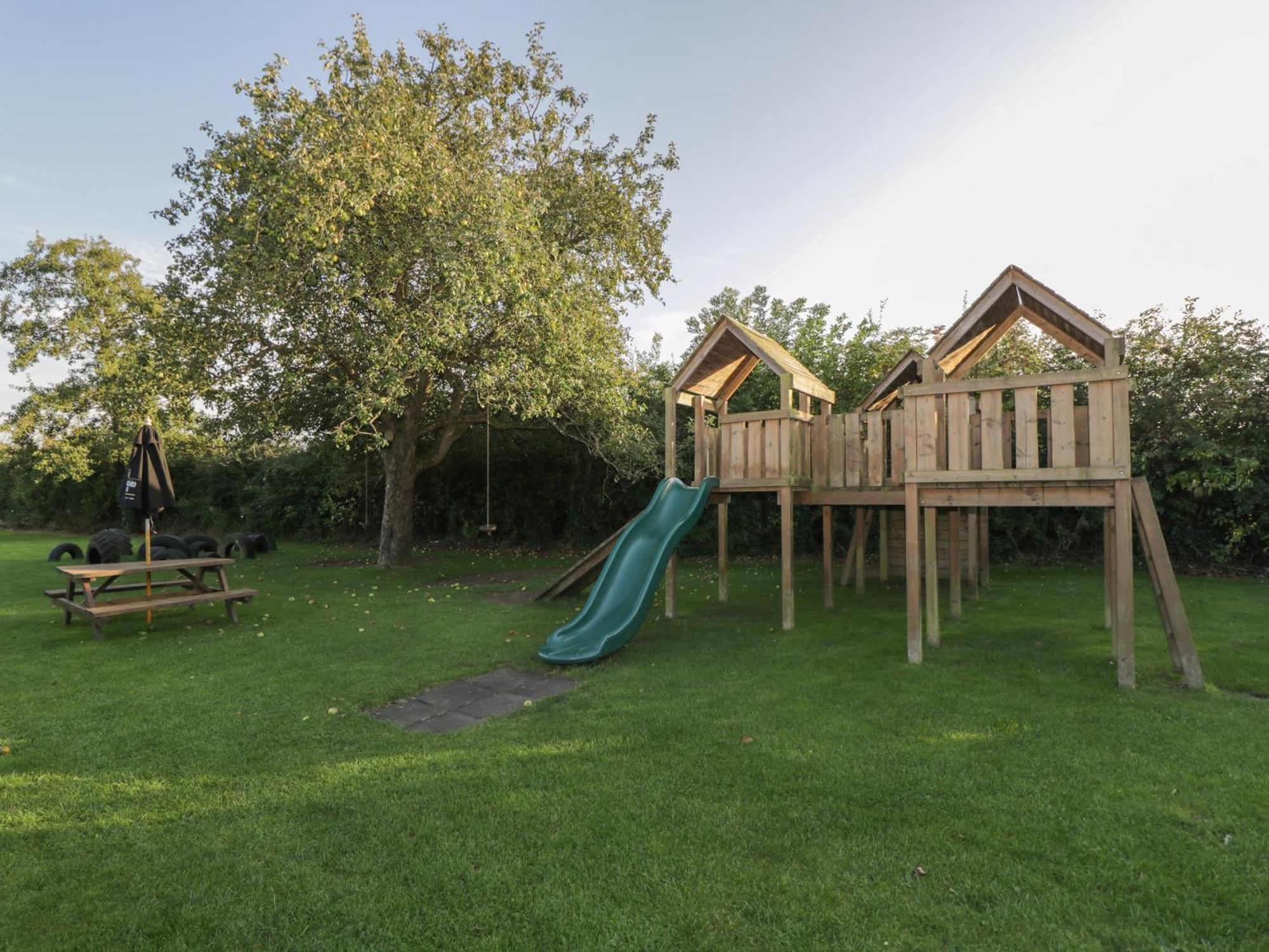Hazel Villa Cirencester Exterior photo